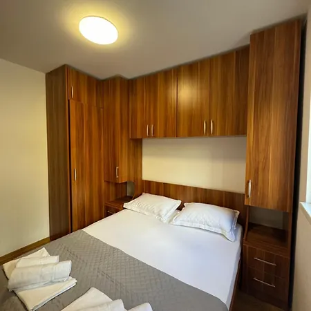 Petra Apartment *