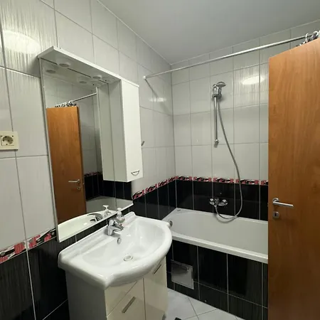 Petra Apartment *